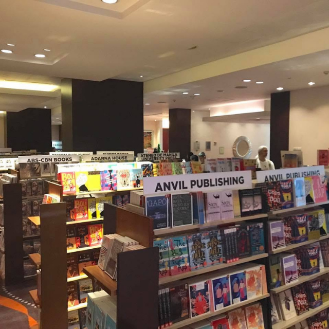 Bookshelves in PRWF